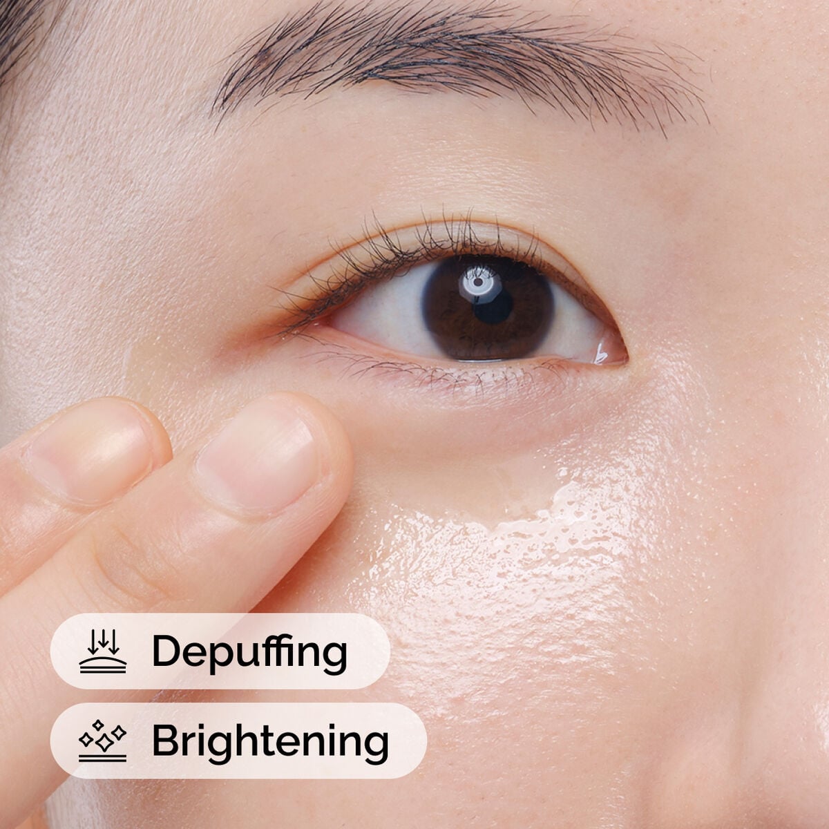 caffeine-solution-5-egcg-eye-serum-m1 ord-caffeine-solution-egcg-model-application-with-benefits.jpg